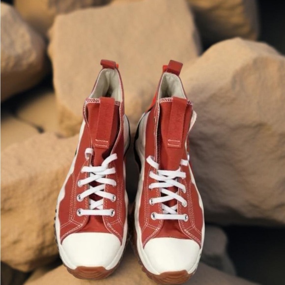 Converse Red and Black High-Top Sneakers with Iconic Design - Picture 2 of 5